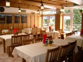 Rakouský hotel Euro Youth & Krone s restaurací