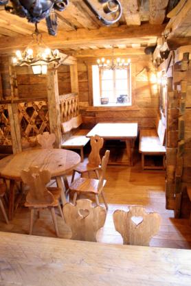 Rakouský hotel Euro Youth & Krone s barem