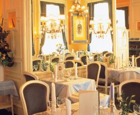 Rakouský hotel Weismayr s restaurací