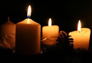 Adventní věnec se svíčkami