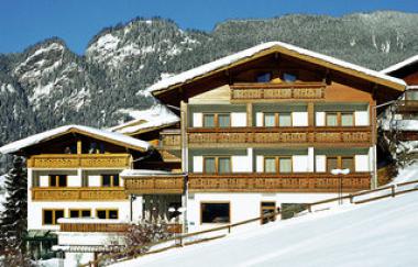 Rakouský hotel Der Fichtenhof v zimě